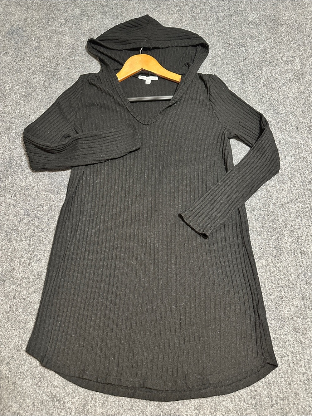 Black ribbed-knit hoodie dress from contemporary  Casual Couture Green Envelope